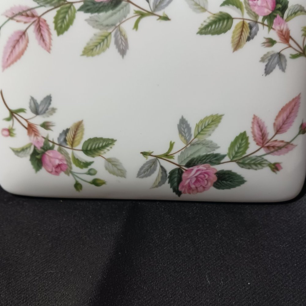 Wedgwood Rose Patterned Pattern Bone China Covered Trinket Dish Made In England - Picture 8 of 8